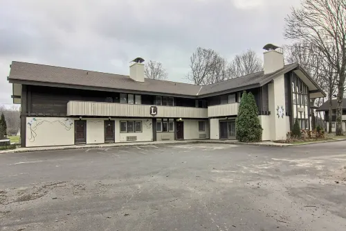 Newly Renovated 4BR / 4BA Pet-Friendly, Best Walking Location At Boyne Mountain