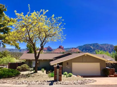 Spectacular Sedona,  Sunrise to Sunset! Hotels in Uptown