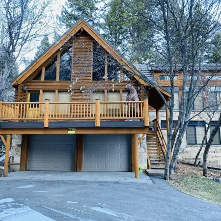 'Spectacular' 4 Bedroom, 3 Bath, Sundance Mt. Home, Central A/C