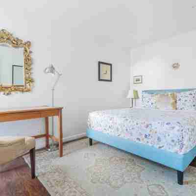 Downtown Napa! Unit B Walk to Everything! Rooms