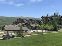 Luxury Condo Park City- Private Hot Tub, Near Ski Resorts, bike trails, & golf.
