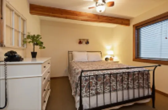 Wintergreen Retreat - bespoke luxury post & beam home on Devils Knob loop