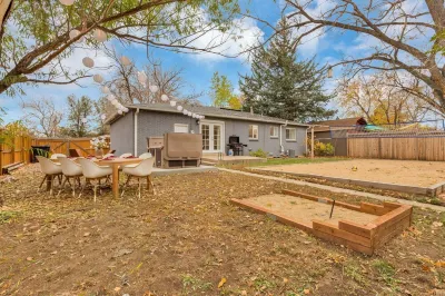 5BD Japanese-Themed w/ Hot Tub, Movie Room & Games 호스킨슨 공원 주변 호텔