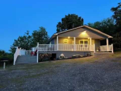 Scenic views, Fire Pit, CozyClose to the Buffalo National RiverPet friendly