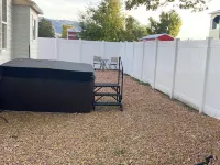 Cozy Cottage in Monroe. Newly remodeled with fun amenities including hot tub! Hotels in Monroe