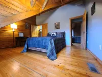 Comfy, Family Friendly, Cabin - Hot Tub, Fishing, Hiking, Wildlife Great Views!