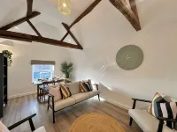 Elegant Apartment in Prime Central Location
