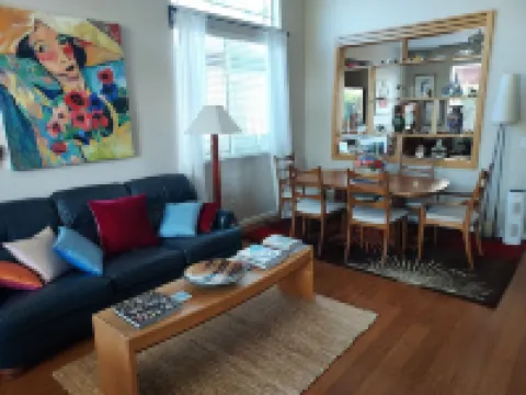 Wine country suburban retreat—minutes to town, wineries, and the coast!