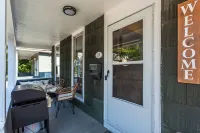 Stylish 3 Bedroom W/ AC ❄️, Mesh WiFi 🛜, Billiards 🎱 table, Games🎯🎮,parking