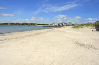 Spectacular Waterfront Cape Cod Home, Oceanfront And Beach,AC,Deck,Grill,Hot Tub