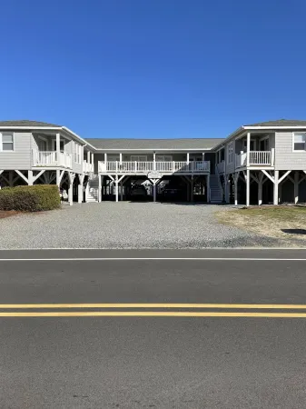 GREAT LOCATION-1st STREET CONDO WITH POOL