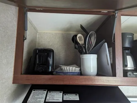 Cozy Glamping in Mentone, AL, Mini Lite RV