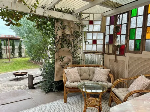 The Gypsy Saddler across from Tenterfield Saddler