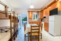 Two-Bedroom Apartment (6-7 Adults) First Floor