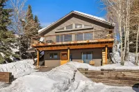 Beautiful Vacation Home on Arnold Palmer Golf Course in Big Sky Meadow.
