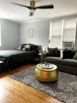 Sunny Evanston Studio: Stylish Decor, Hardwood Floors, Fenced Yard & Parking