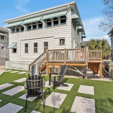 August Palms - a Coastal Haven Just Steps Away from Wrightsville Shore!