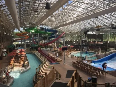 The Chalet Getaway Отели в г. Монтгомери