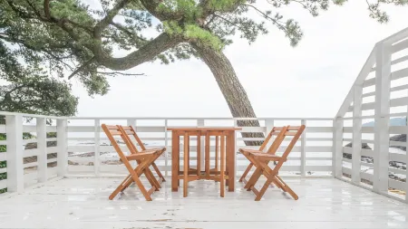 KAWAZU BEACH HOUSE BLUE MOON Отели рядом со станцией Imaihama-Kaigan Railway Station