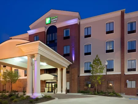 Holiday Inn Express & Suites Ennis by IHG