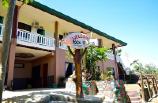 Enchanted River Rock Island Resort  호텔