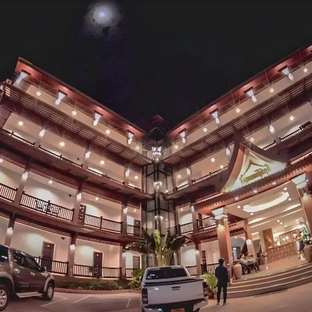 Dongsay Hotel Thakhek