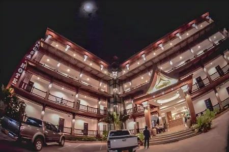 Dongsay Hotel Thakhek Отели рядом с достопримечательностью «Mekong Riverside View Point»