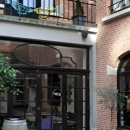 Vintage Hotel Brussels Отели рядом с достопримечательностью «Городские ворота Халлепорт»