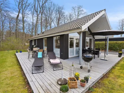 "Gunholm" - 150m from the Sea