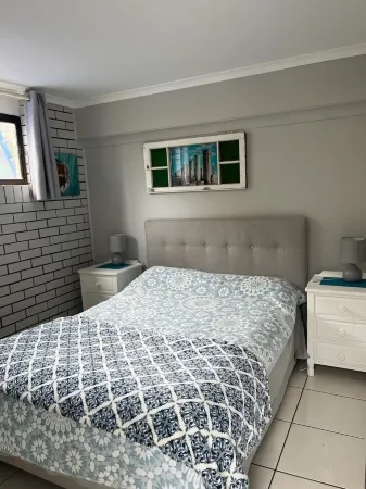 whalecome house Bongaree