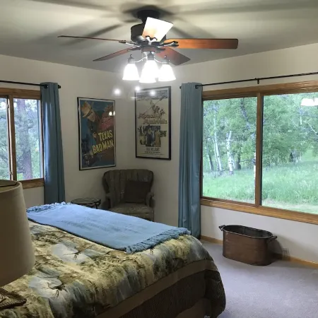 Peaceful, Private, Quiet And Luxurious Cabin On 15 Acres Surrounded by Forest