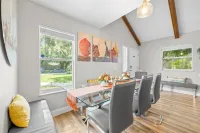 Charming 3-bedroom house with WiFi and AC in lovely Palm Bay