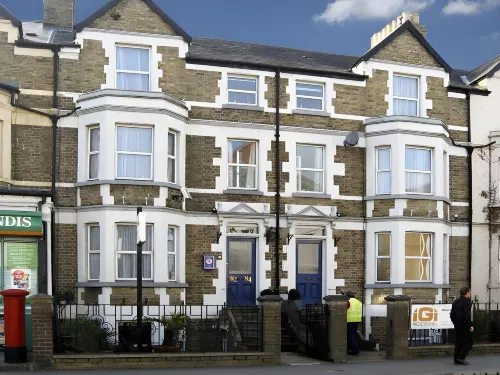 นิวตัน เฮาส์