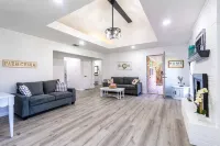 Stylish, Spacious Entire Hm 4/2 in nice Killeen neighborhood