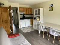 6-person apartment - at the foot of the slopes - swimming pool and tennis court (in summer)