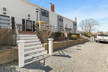 Modern West End Retreat - AC, 2-Car Parking, Deck, Grill, Super Walkable