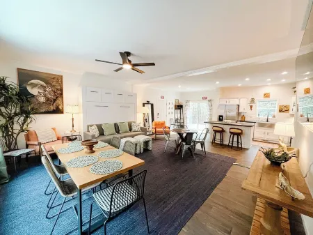 Eagle's Nest Guest House IV - Less than 2 Miles to Sand Valley - 12 beds!