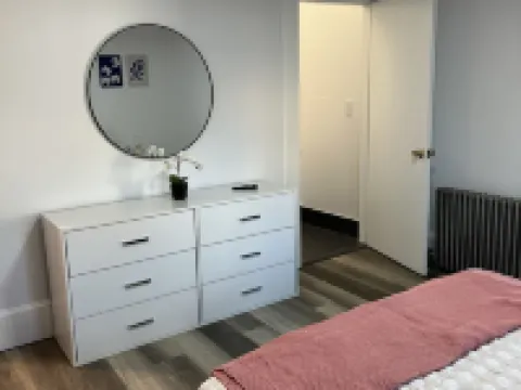 Remodeled Townhouse close to Boston Hotels in Watertown