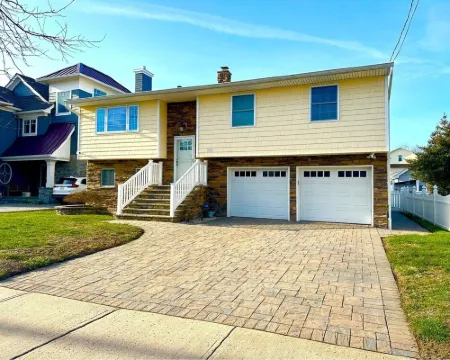 Belmar Shore House by the Sea!  1.5 Blocks to Beach with 6 Badges & Parking Hotels in Belmar