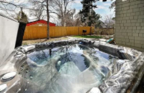 Pikes Peak Views + Hot Tub + Downtown in 2 Minutes