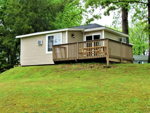 Cabin 3 at Kentucky Lake's  Lynnhurst Family Resort