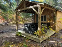 Two Bedroom Cabin with Hot Tub and Fireplace.