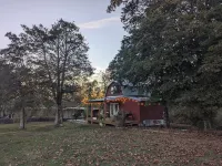 The Barn at Toad Hill. Pet friendly, close to Smokies, Airport. Brand new!