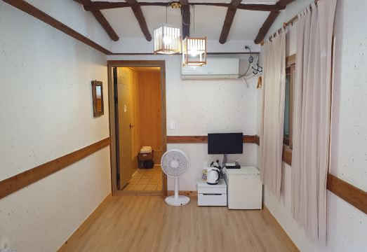 그리운집의 아늑한 객실 내부 모습