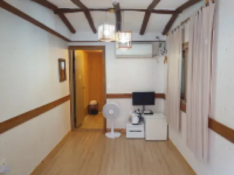 Jeonju Geurieunjip Hanok Stay Hôtels à proximité de : Cathédrale Jeondong