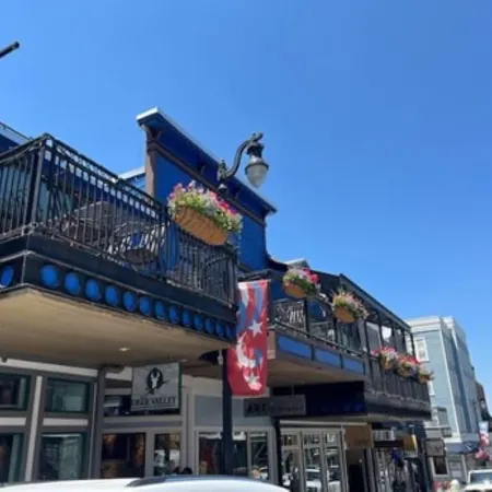 Rare - Top of Main Street-1 Bdrm, Free Parking