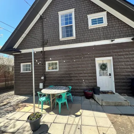 Family-friendly Manito Park home.  Close to downtown, hospitals & colleges.