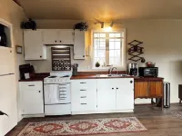 Charming studio in brilliant Philomath with AC, WiFi Hotels in Benton County
