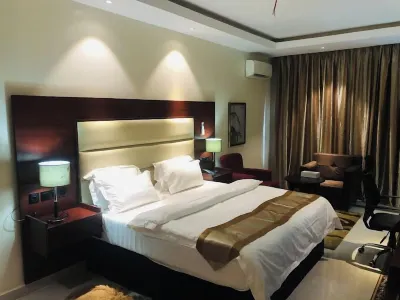 Jay Hiltin Hotel