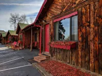 Foot of the Mountain Motel
